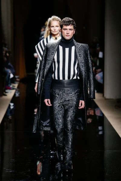 Look 64
